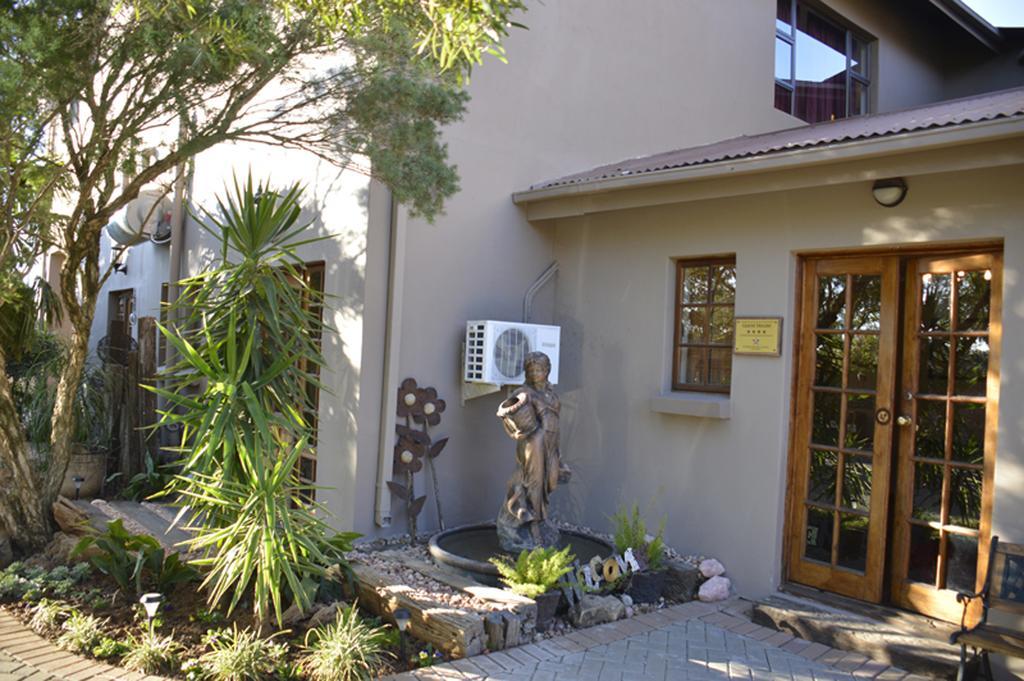 Two Bells Guest House Bloemfontein Bagian luar foto