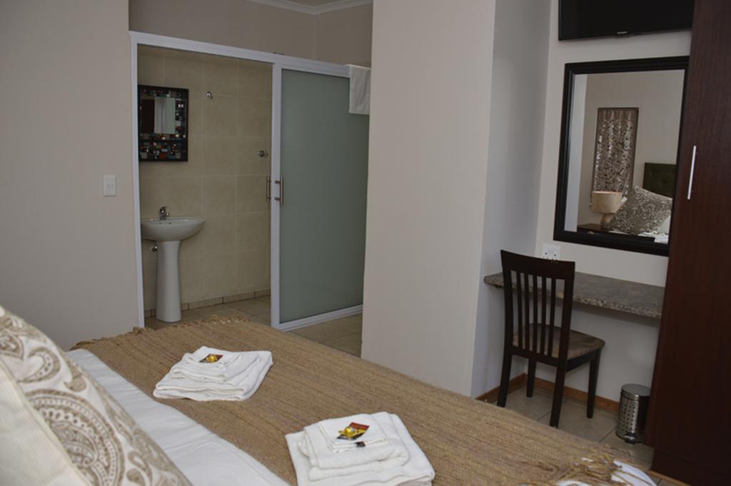 Two Bells Guest House Bloemfontein Ruang foto