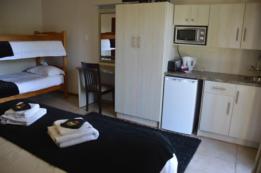 Two Bells Guest House Bloemfontein Ruang foto
