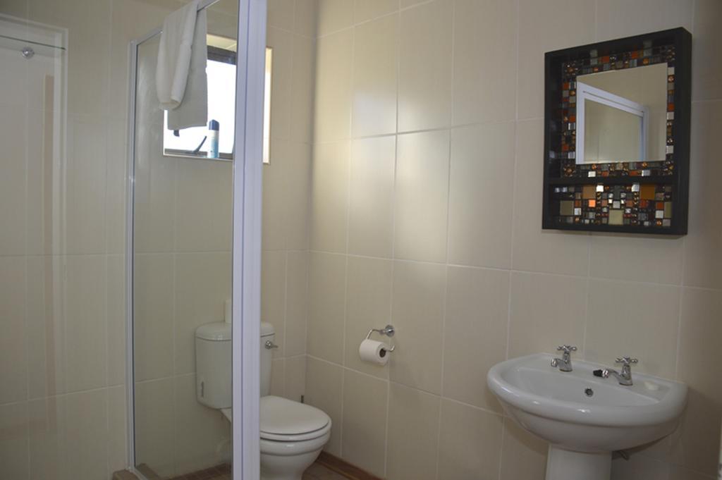 Two Bells Guest House Bloemfontein Ruang foto