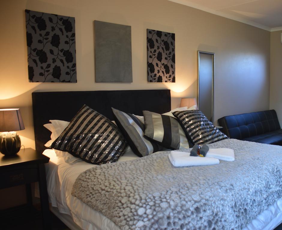 Two Bells Guest House Bloemfontein Ruang foto