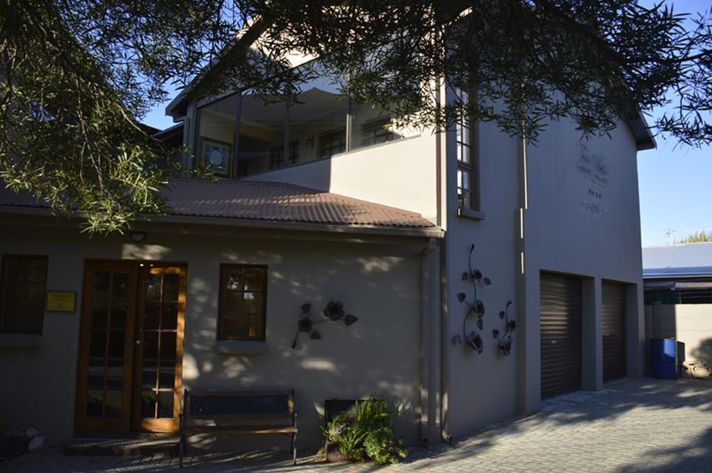 Two Bells Guest House Bloemfontein Bagian luar foto