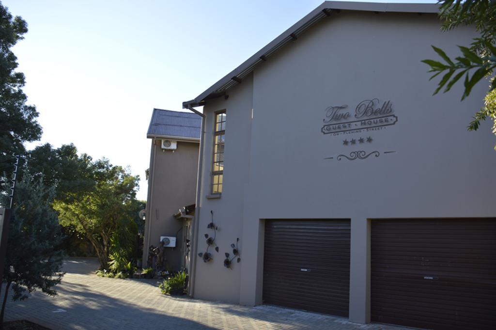Two Bells Guest House Bloemfontein Bagian luar foto